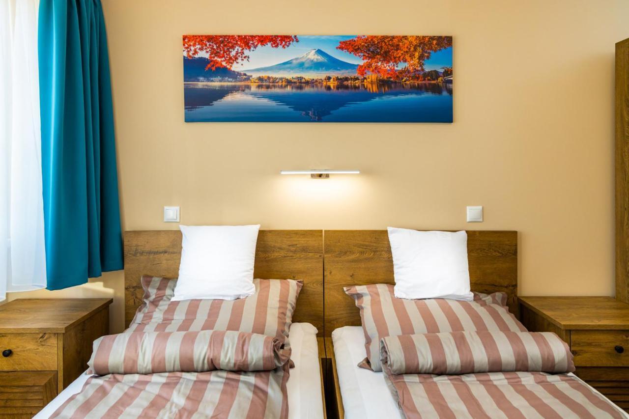 Oereghegyi Bika Panzio Bed & Breakfast Szekesfehervar Ngoại thất bức ảnh